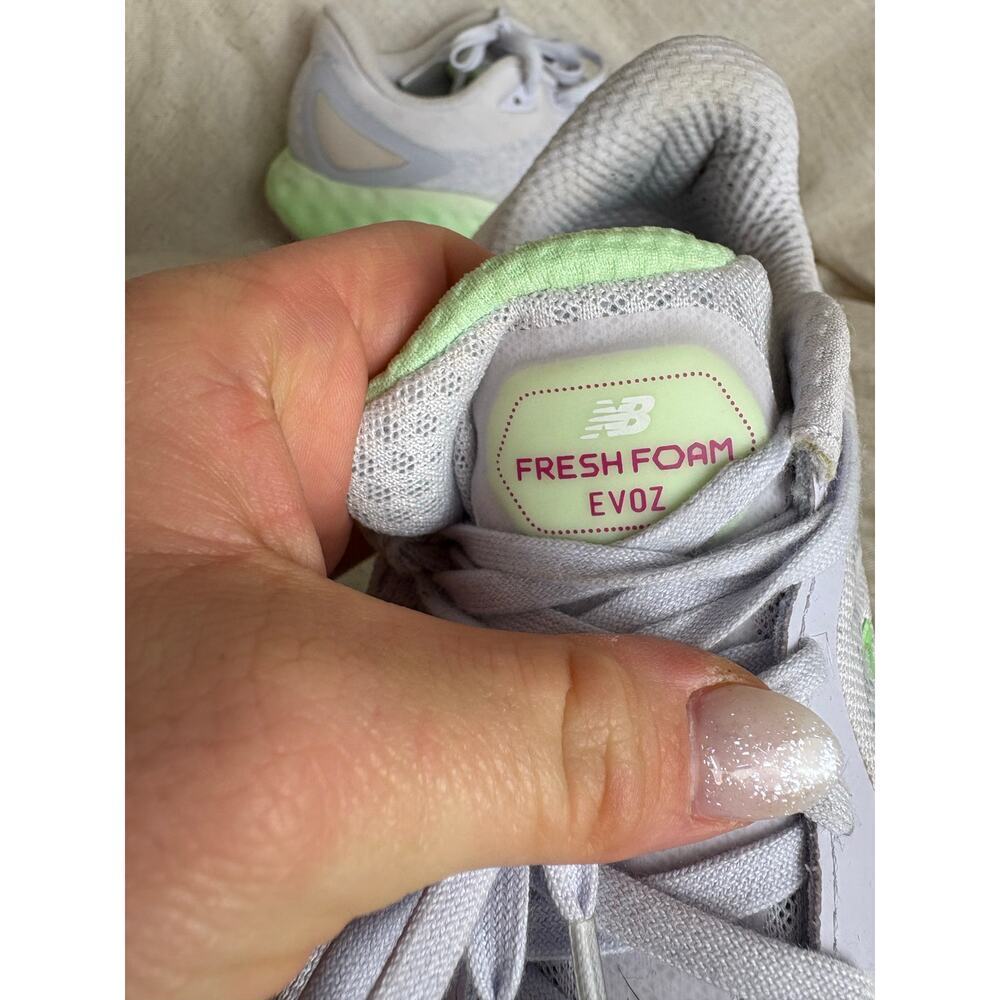 New Balance fresh foam EV0Z White Green Women's Sz. 9.5 - Picture 9 of 11